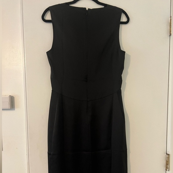 Banana Republic Elegant Black Sleeveless Dress with cowl neckline size 6 (E120) - Picture 9 of 16